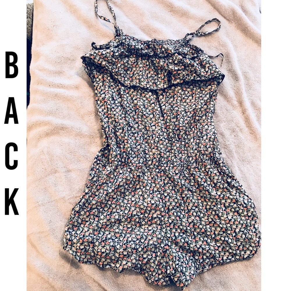 Floral Roxy Romper - Picture 2 of 3